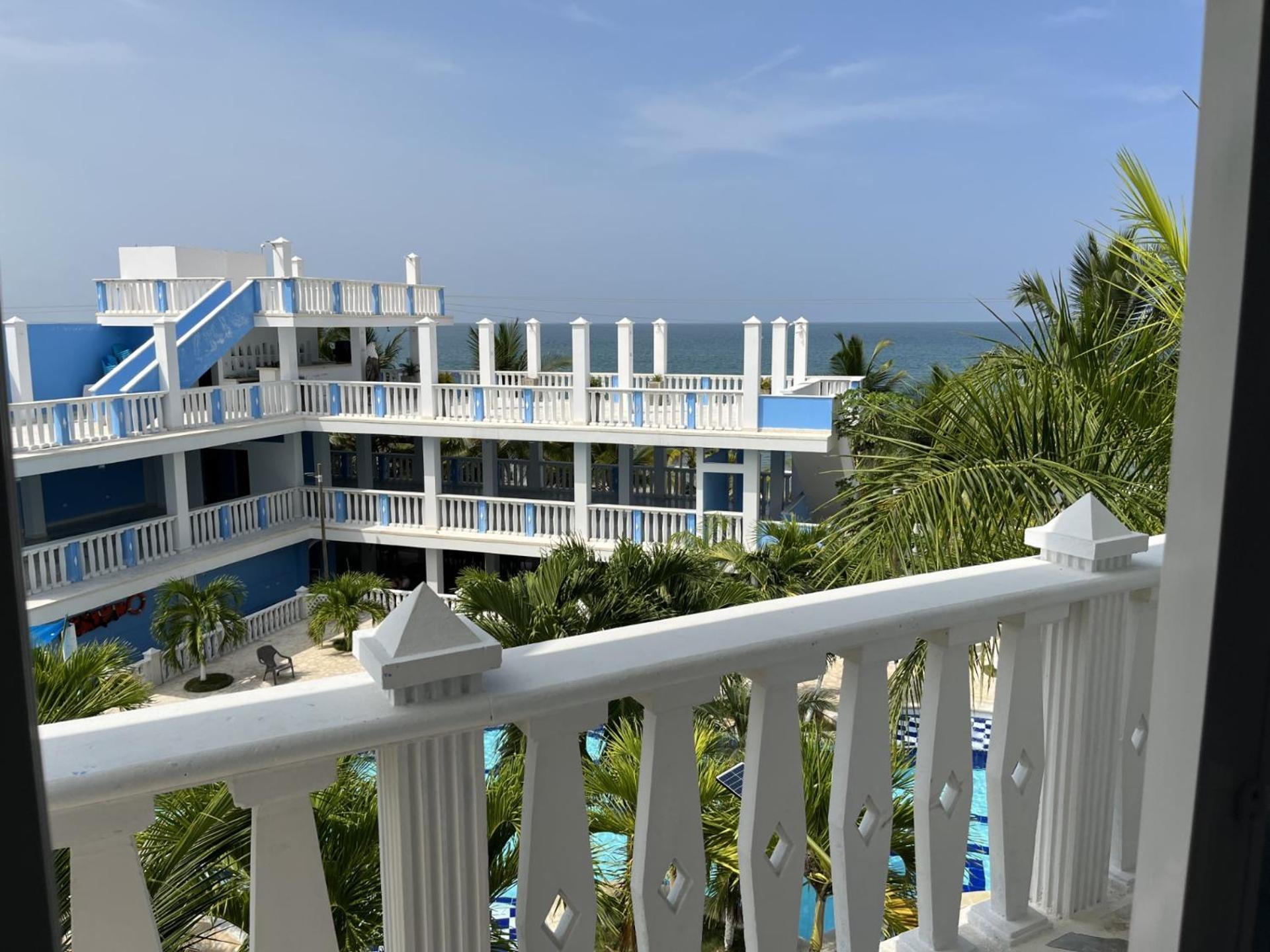 Hotel Isla Magica Coveñas Екстериор снимка