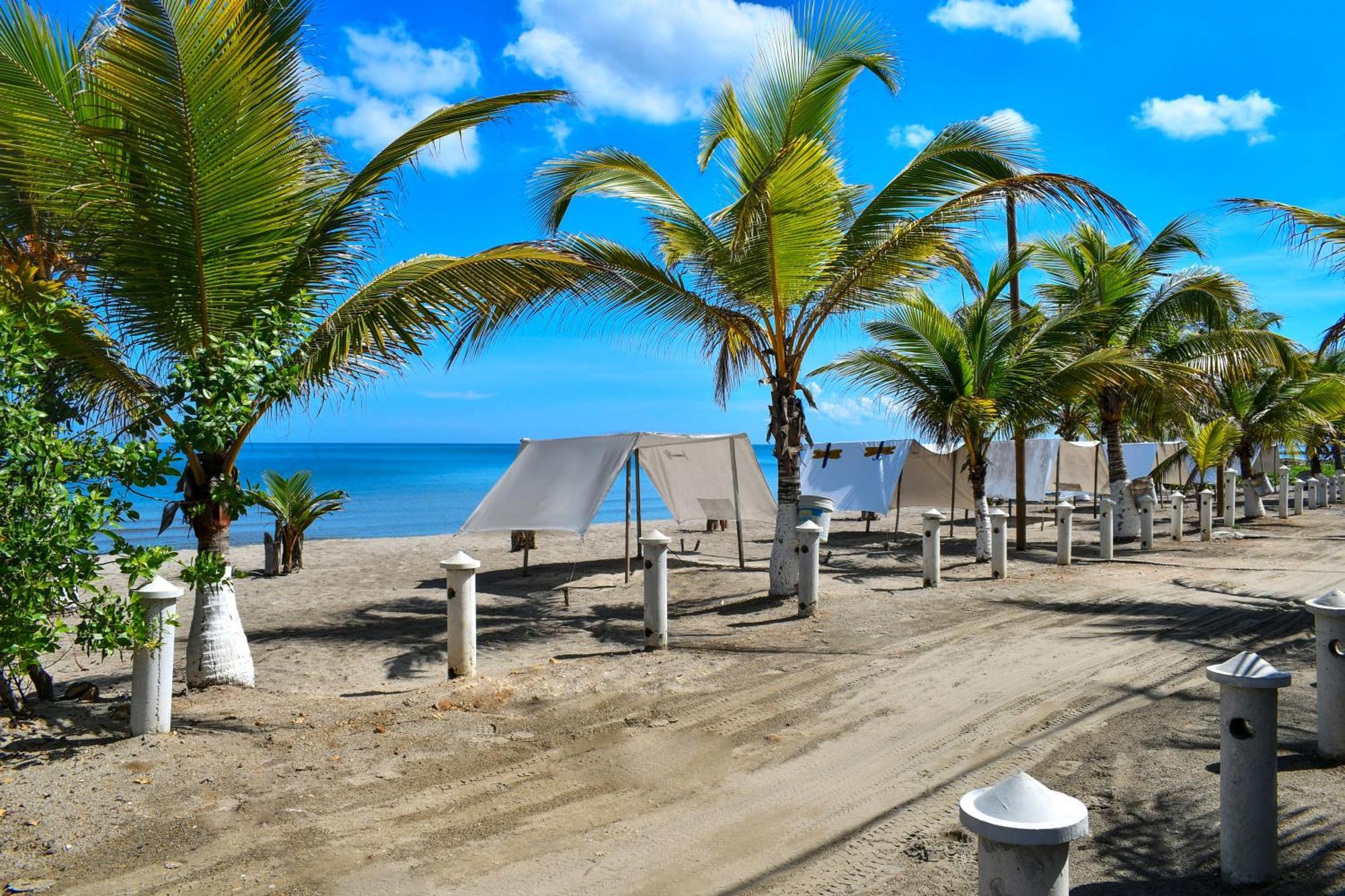 Hotel Isla Magica Coveñas Екстериор снимка