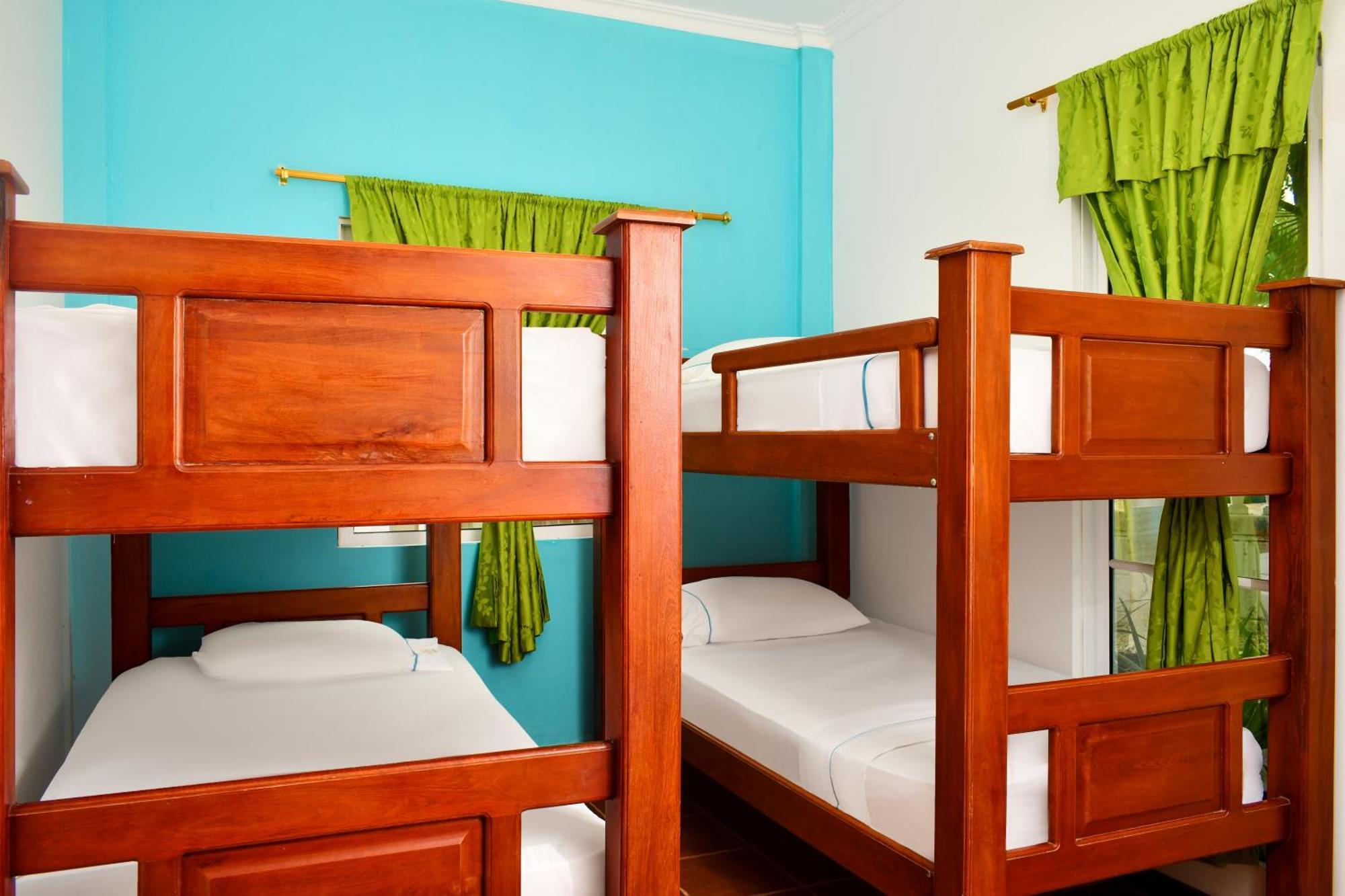 Hotel Isla Magica Coveñas Екстериор снимка