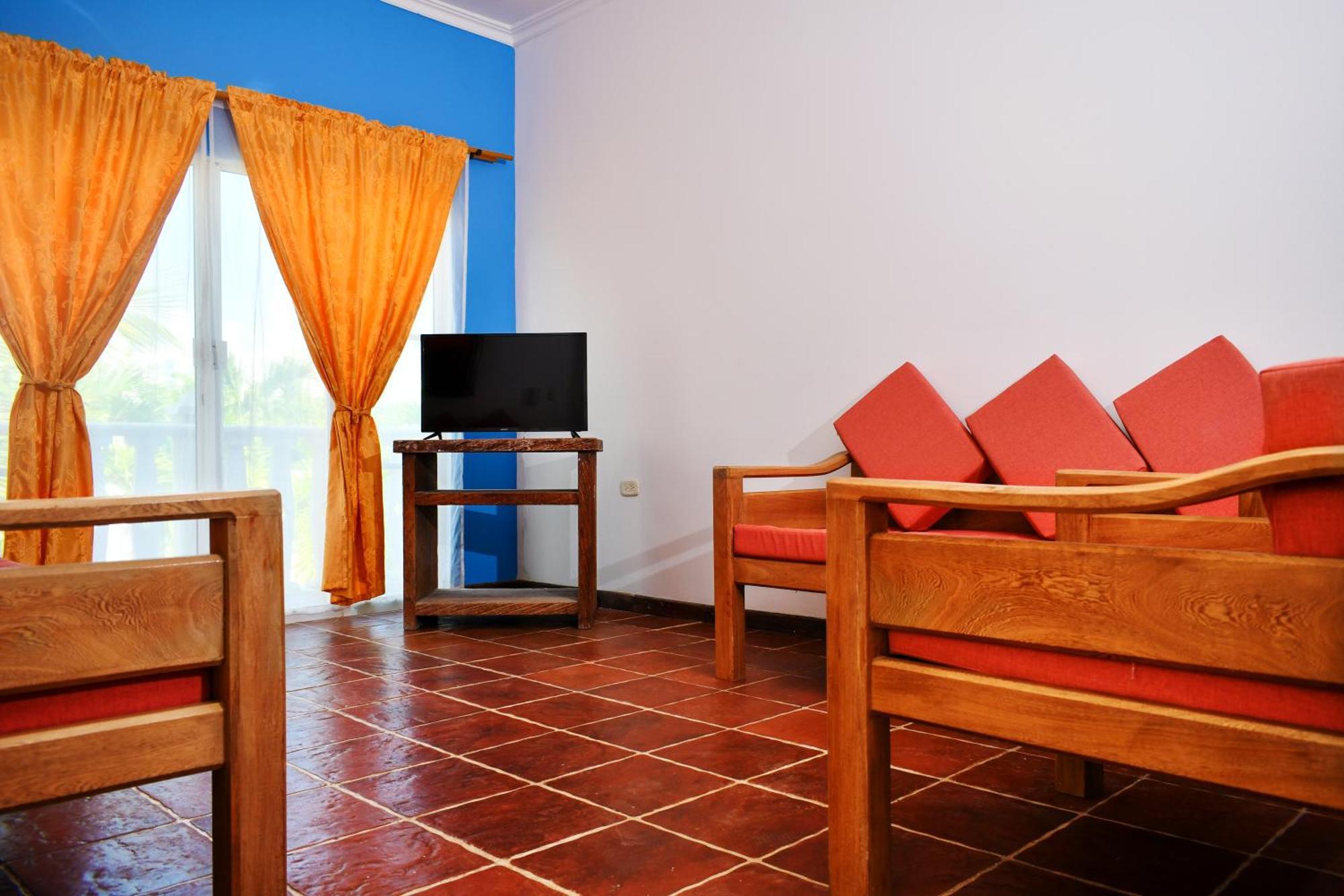 Hotel Isla Magica Coveñas Екстериор снимка