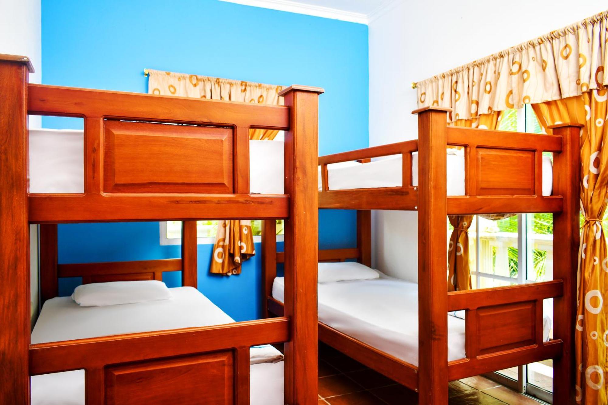 Hotel Isla Magica Coveñas Екстериор снимка